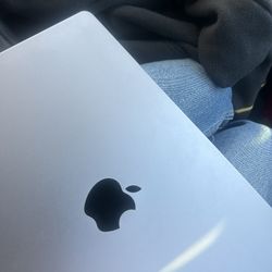 Mac pro 2023 (barely Used) 