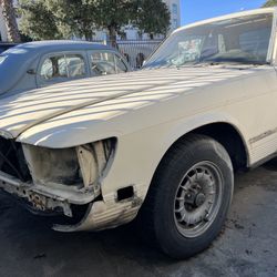 Mercedes-Benz 380 SLC parts Car