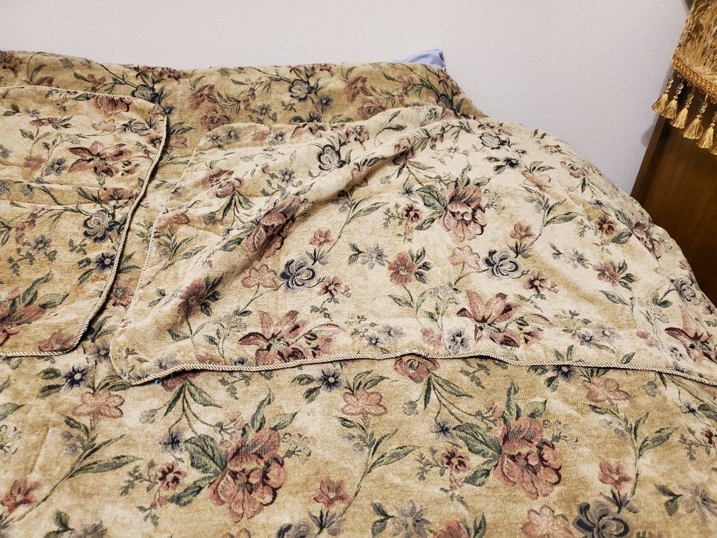 King Size Comforter With Bedskirt And Shams By JCPenney Home