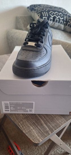 Black Air Force 1 LE