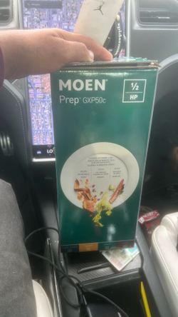BRAND NEW UNOPENED GARBAGE DISPOSAL STILL IN THE BOX NEVER USED (MOEN PREP GXP50c) from Home Depot