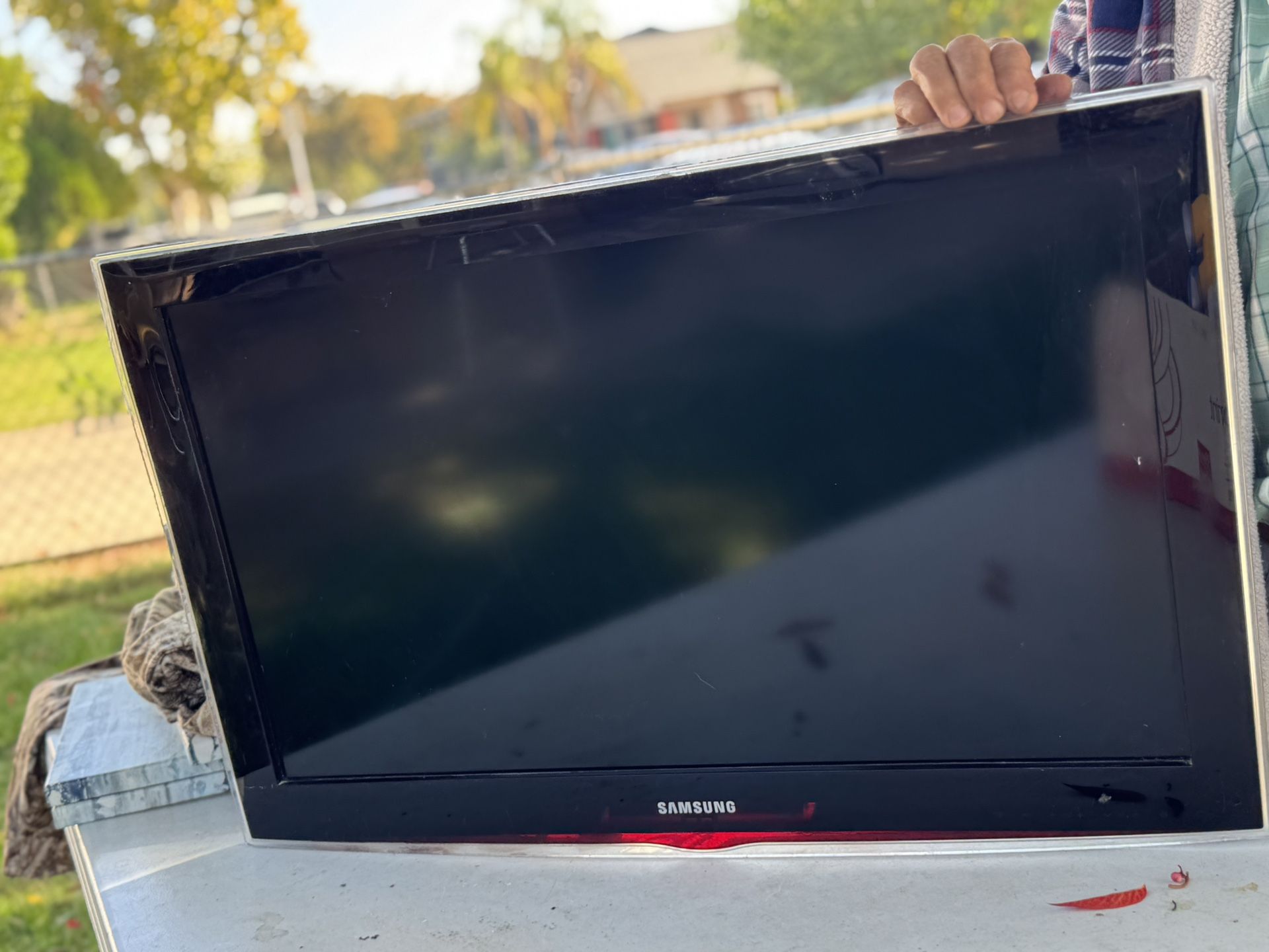 Selling My Two Tv’s As Is For $50