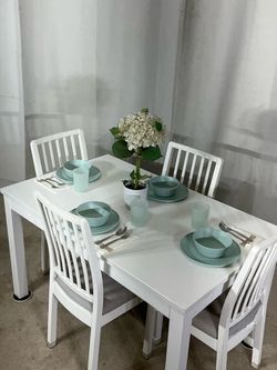 White Dining Table with Extension & 4 Chairs PERFECT FOR APARTMENT