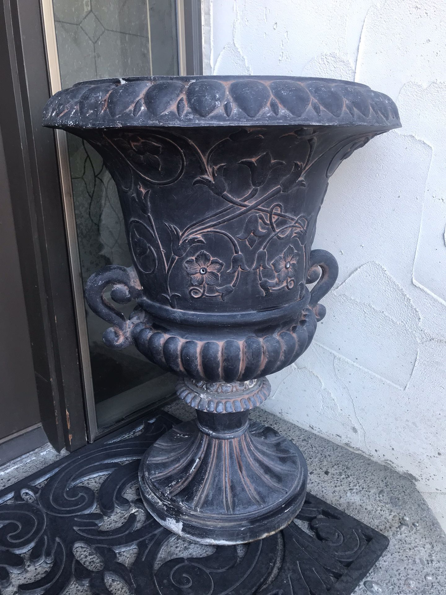 Resin Outdoor Plant Urn