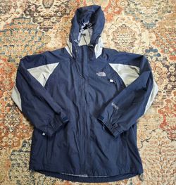 Unisex The North Face Summit Series waterproof breathable jacket in navy blue with gray panels, size L #outdoor #hiking
