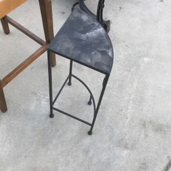 1.2 Ft High Metal Corner Plant Table