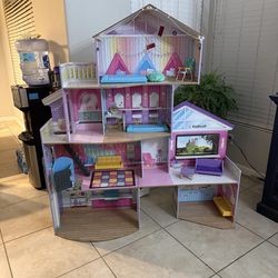 KidKraft Dollhouse