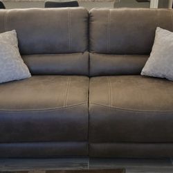 Full Sized Power Recliner Cloth Couch