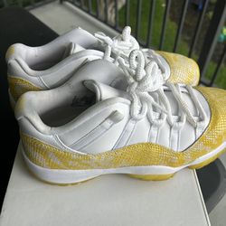 Jordan Retro 11 Snakeskin Yellow And White Size 9