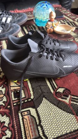 Nike mercurial soccer shoes size 9