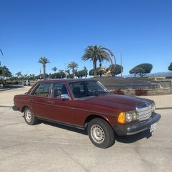 1982 Mercedes Diesel 300D Super Clean