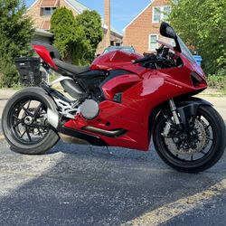 2022 Ducati V2 Low Miles