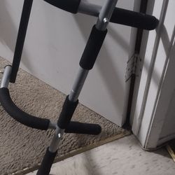 Pull Up Bar 