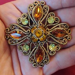 Gold Tone Brooch Rhinestones Pin 