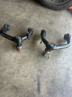 1st gen Tacoma and 3rd gen 4Runner icon upper control arms .