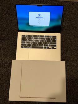 Apple MacBook Air 15” M3 in Starlight
