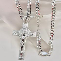 Crucifijo Con Cadena Cubana Diamantada Plata Italiana/Crucifix With Italian Silver Diamond Cuban Chain