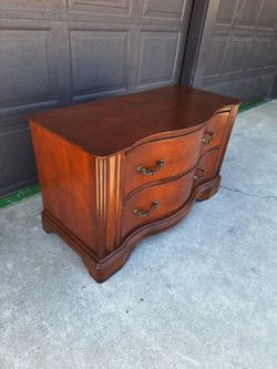 Dresser