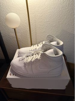 Air Jordan Mid Triple White (2022) (Women's) - 11.5W/10M