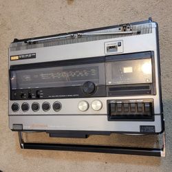 Hitachi Tv-FM SW/MW Stereo Radio Cassette Recorder 