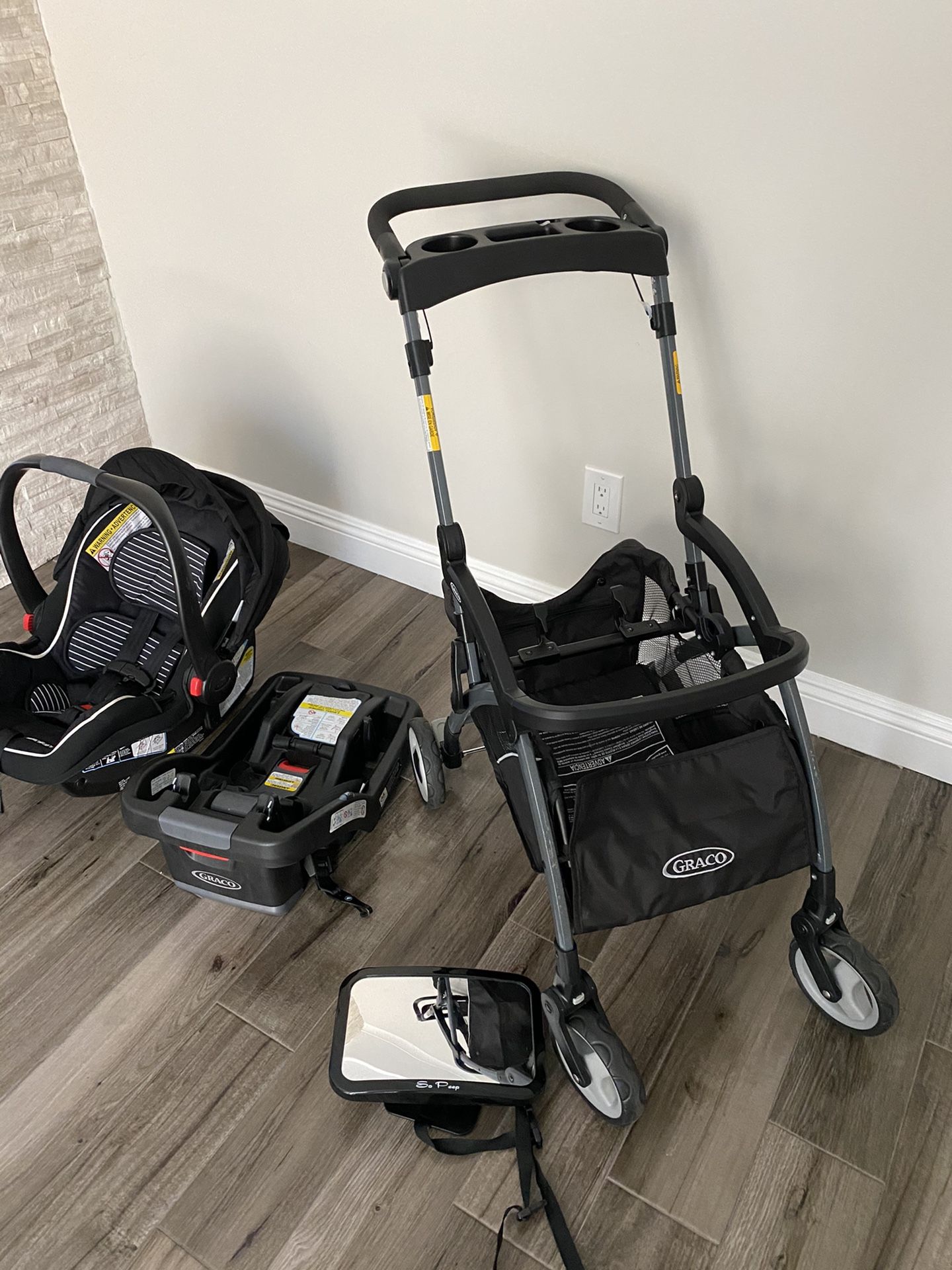 Graco stroller and carseat ( travel system)