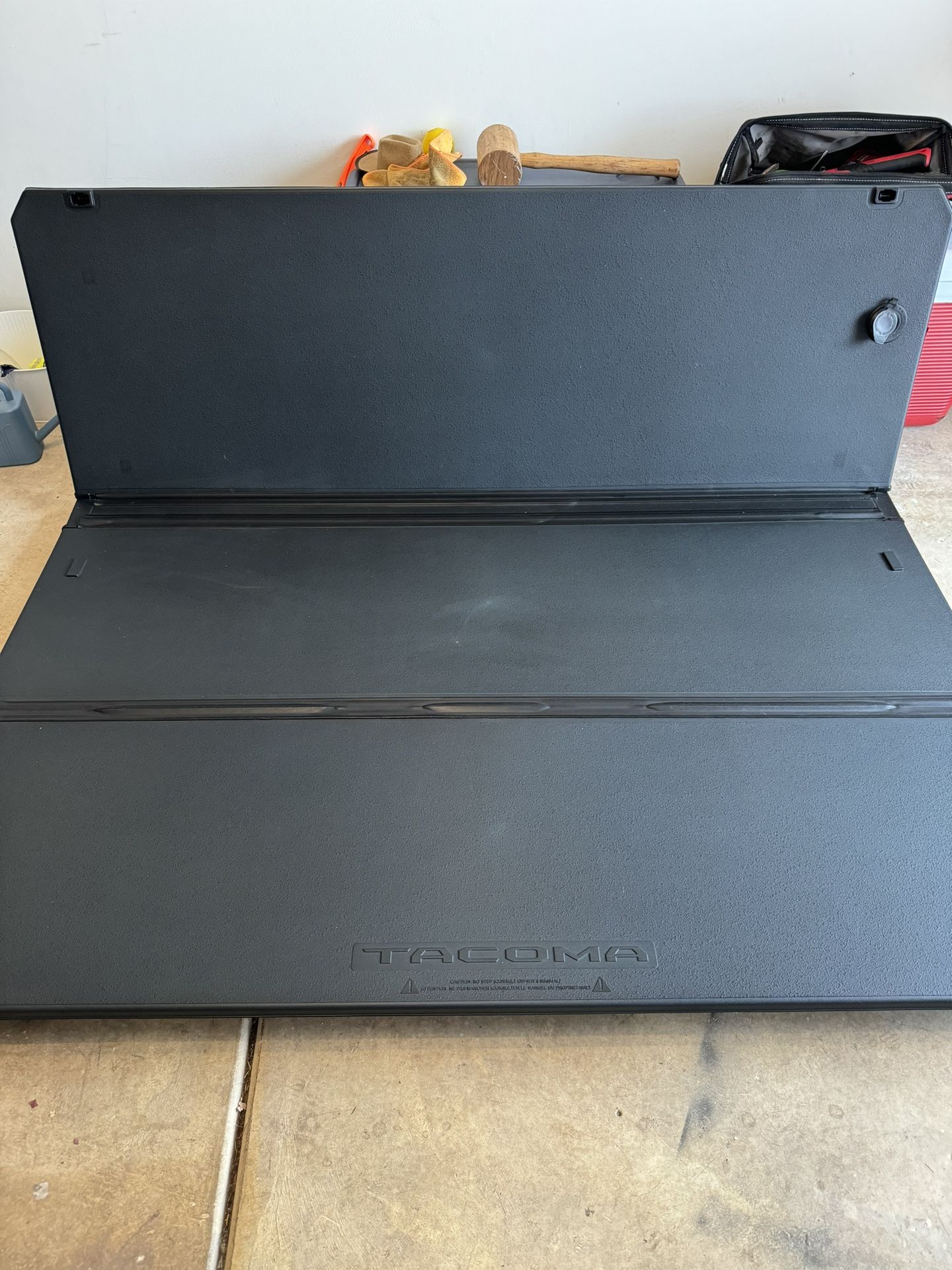 Tonneau hard Covert For Tacoma 2016 To 2023 shorts Bed