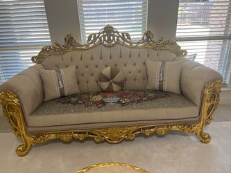 Antique style furniture set