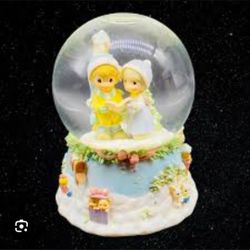 January 16

1999 Precious Moments “O Come, All Ye Faithful” Snow Globe Musical Waterball

