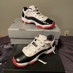Jordan 11 Retro Low Concord Breds