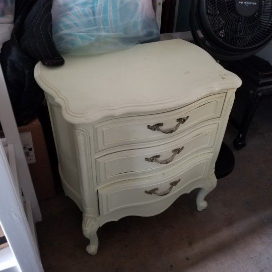 Antique dresser For Sale!$25