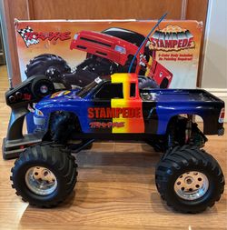 Vintage Traxxas Stampede 1/10  RC Stadium Truck  excellent condition RTR