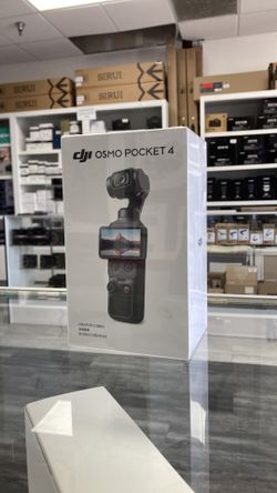 DJI Osmo Pocket 4 Creator Combo
