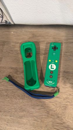Nintendo Wii U Remote Controller Plus Luigi