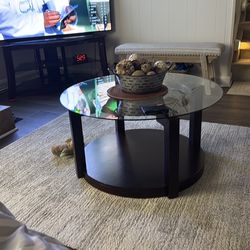 Glass top table like new