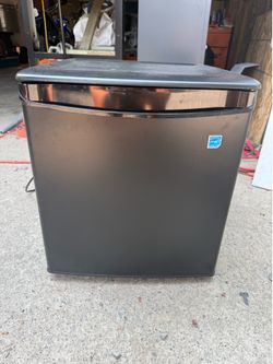 Mini fridge