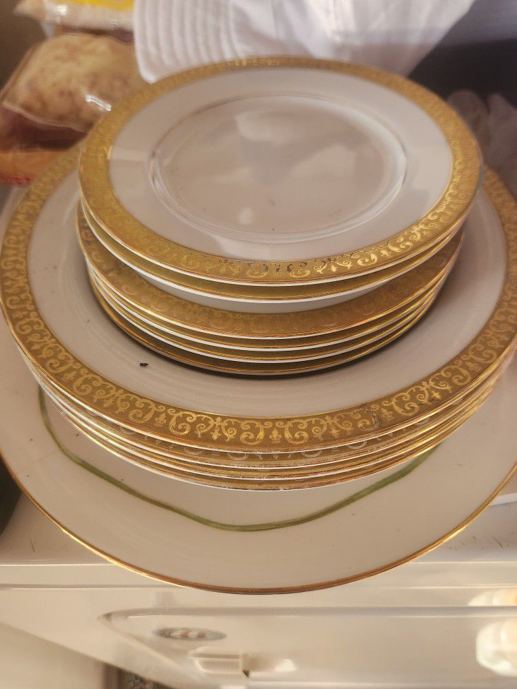 Gold And White Plates ...6small And 