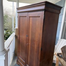 Free TV Armoire 