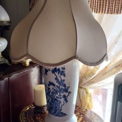 Vintage BLUE AND WHITE PORCELAINE  Table Lamp $60.00
