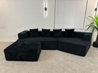 Like New Black Sectional Cuddler Sofa Couch With Ottoman