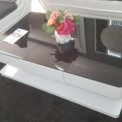 🚨COFFEE TABLE BRAND NEW IN BOX 