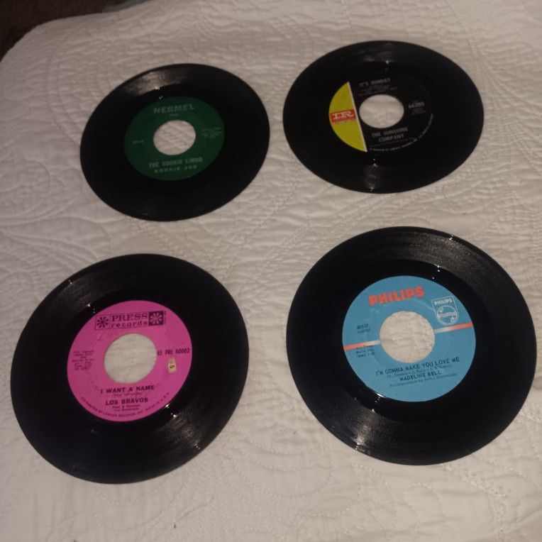 4 Vinyl 45 RPM Records Lis Bravos Madelline Bell for Sale in Ontario ...