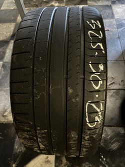 325/30/23 Pirelli P Zero