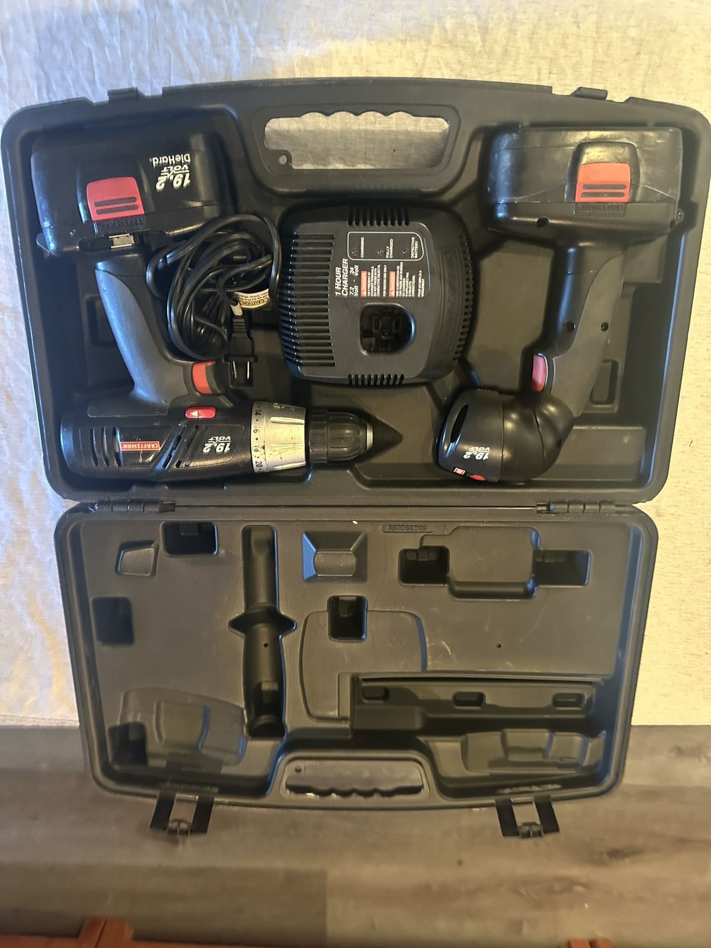 Craftsman 19.2 Volt Drill 1/2 And Flashlight Set Model Bdd0634,hammer Drill $75
