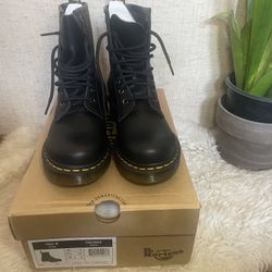 Brand New Dr. Martens $5 Off 1460 W Boots