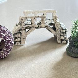 Aquarium Decorations $10 