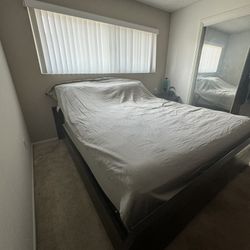 Cali King Bed & Bed Frame 