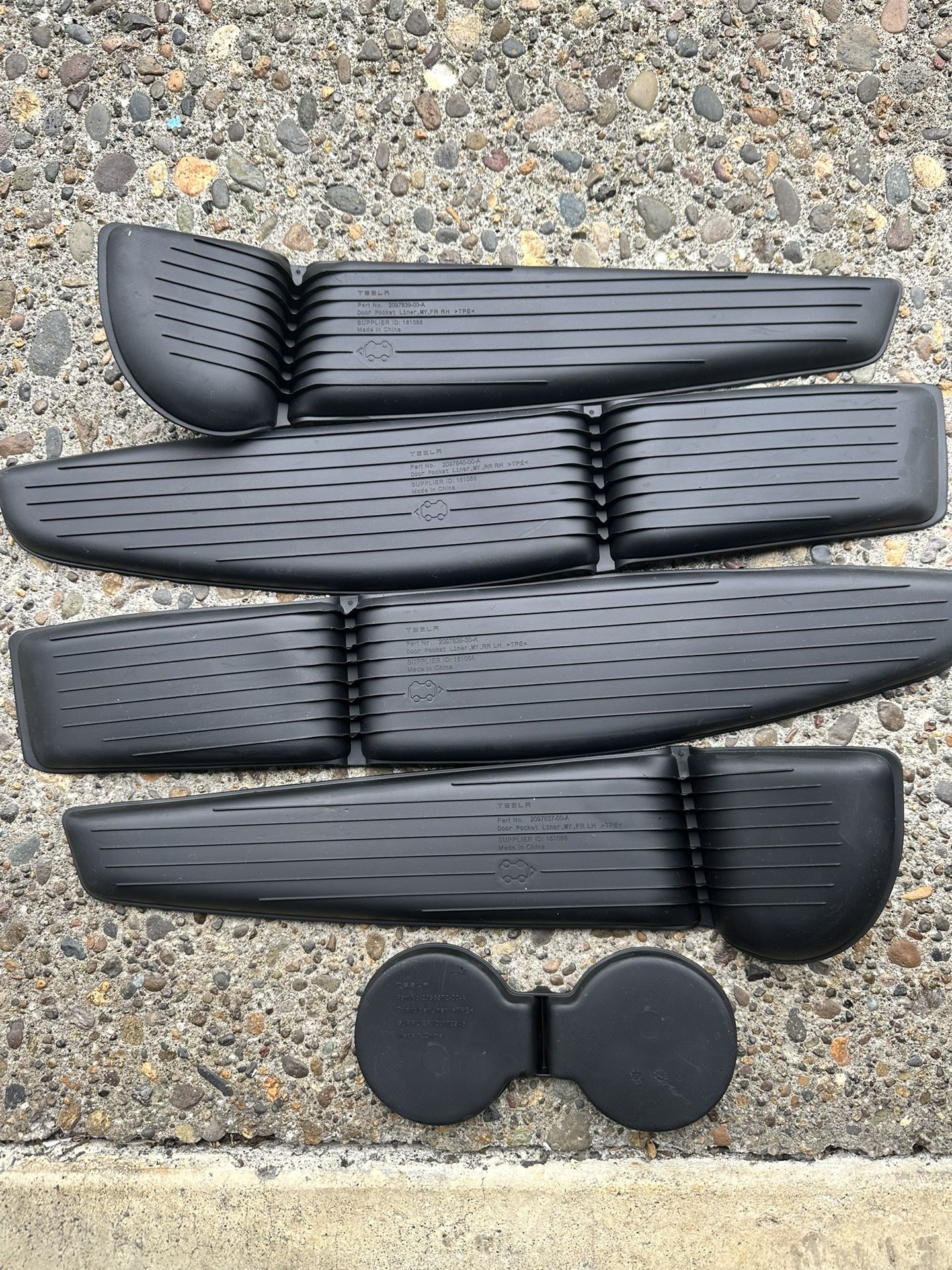 Tesla Model y Juniper 2026 Door Pocket Cup Holder Liner Tesla Brand