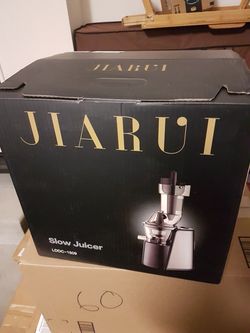Fruit and vegetable juicer
