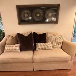 Free furnitures. Sofas, dining table, etc