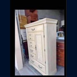 🎁BEAUTIFUL  ARMOIRES WITH  DRAWERS🎁